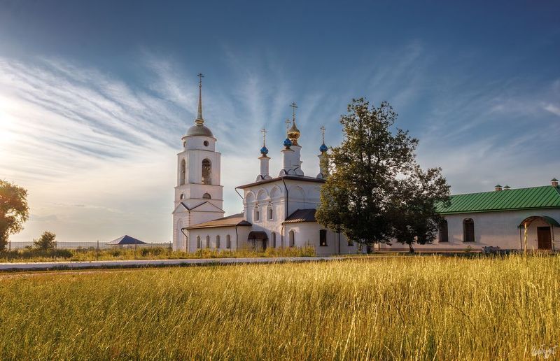 Лихвинский Покровский Добрый мужской монастырь. Тульская область. фото превью