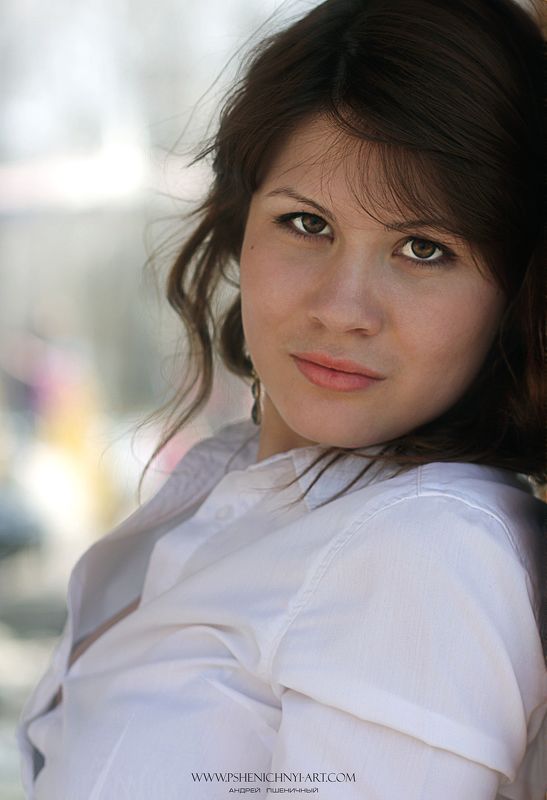 портрет, девушка, женский портрет, крупный план, на улице, естественное освещение Весенний этюд фото превью