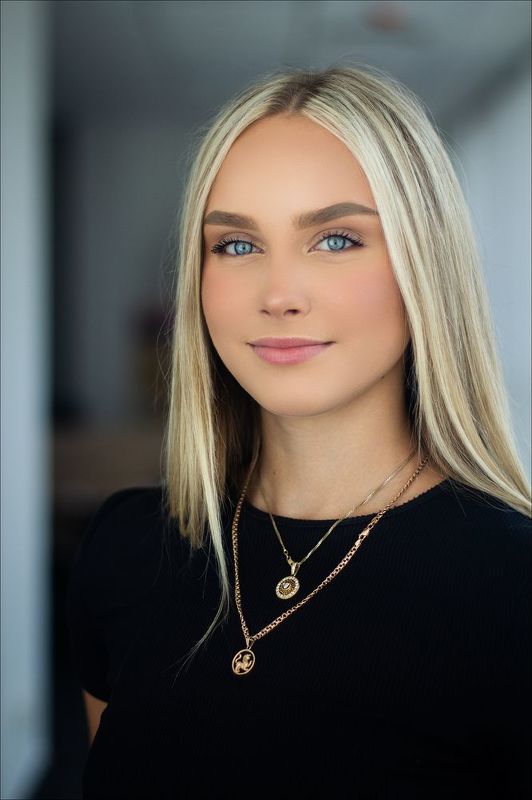 Julia фото превью