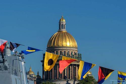 Праздничный Петербург в день ВМФ России