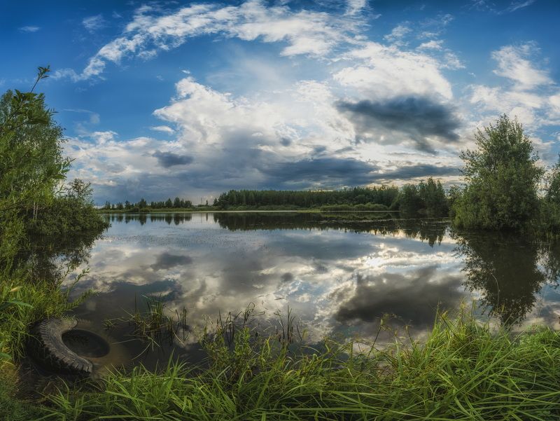Пейзаж с покрышкой фото превью