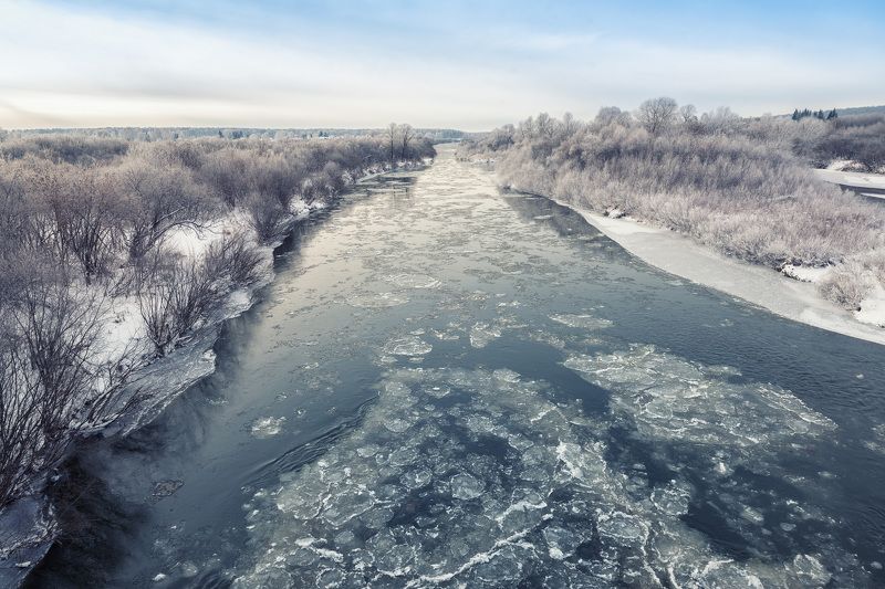 Первый лед на реке фото превью