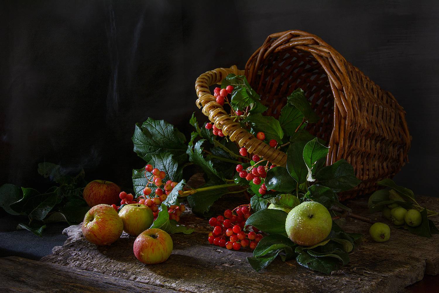 лукошко, лоза, яблоки, калина, красный, Баг Алексей