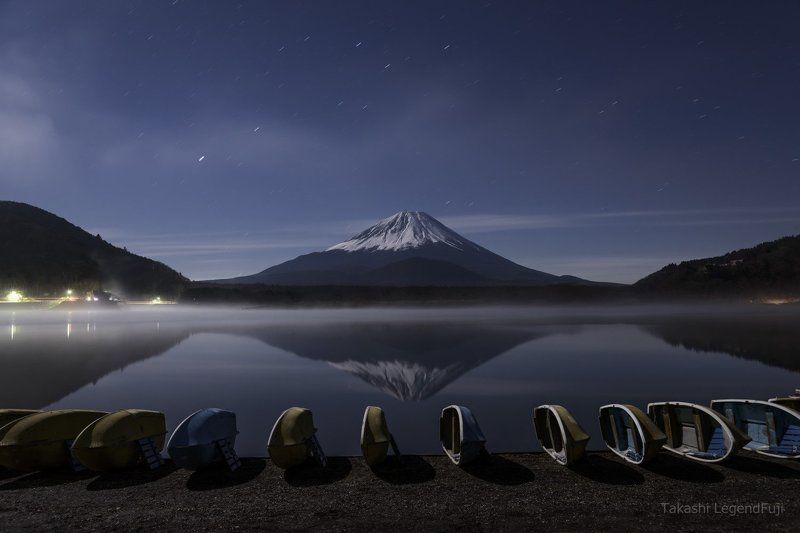 Fuji,mountain,lake,landscape,Japan,reflection,night,boat,water,star,fog, Nightscape with boats фото превью
