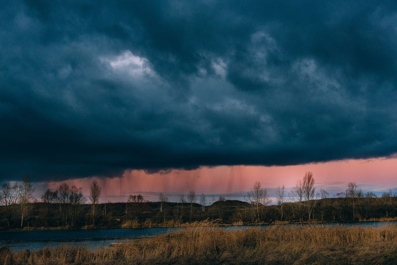 Закат сквозь дождь фото превью