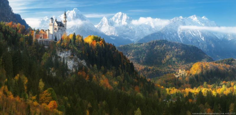 альпы,бавария,германия,горы,замок,осень,пейзаж,снег,нойшванштайн,швангау,хоэншвангау Германия. Замок Нойшванштайн и замок Хоэншвангау панорама. фото превью