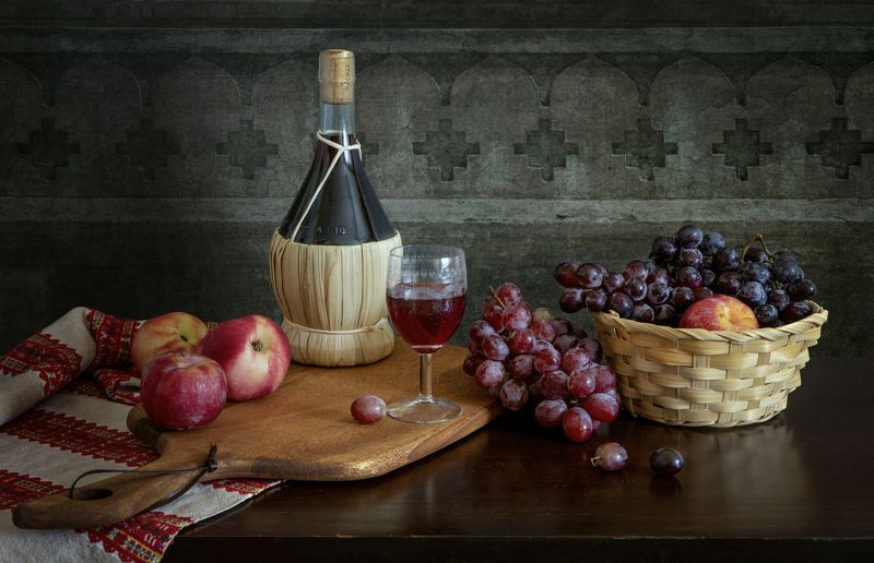 Chianti, wine, fruits, basket, glass of wine, peach, grapes Taste of Tuscany фото превью