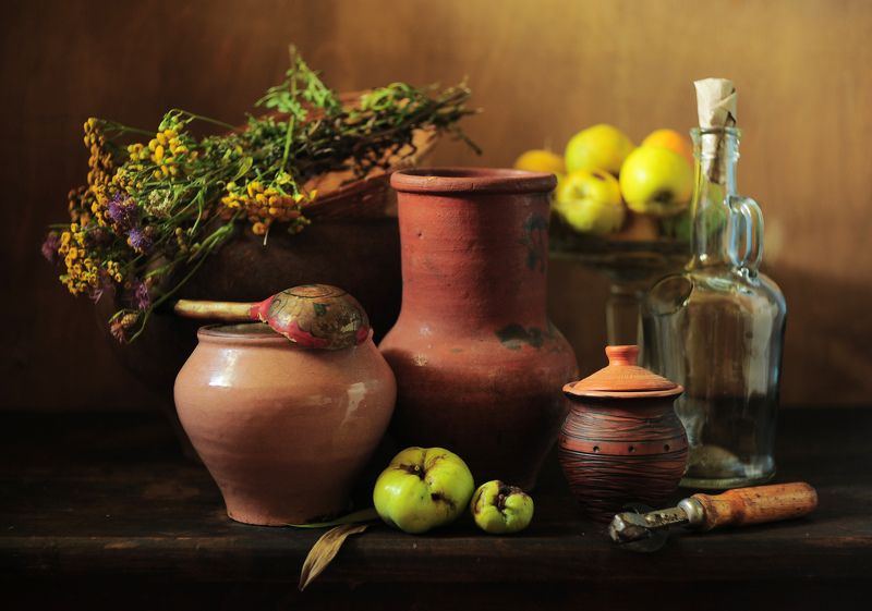 С крынкой и яблоками. фото превью