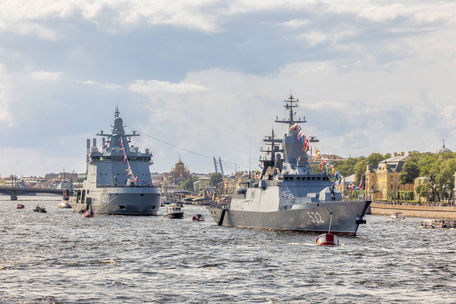 Корабли ВМФ России прибыли в Санкт-Петербург на Главный военно-морской парад. Автор: Шурчков Юрий , Шурчков Юрий