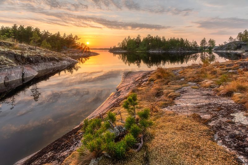 Тёплые краски заката на Ладожском озере. фото превью