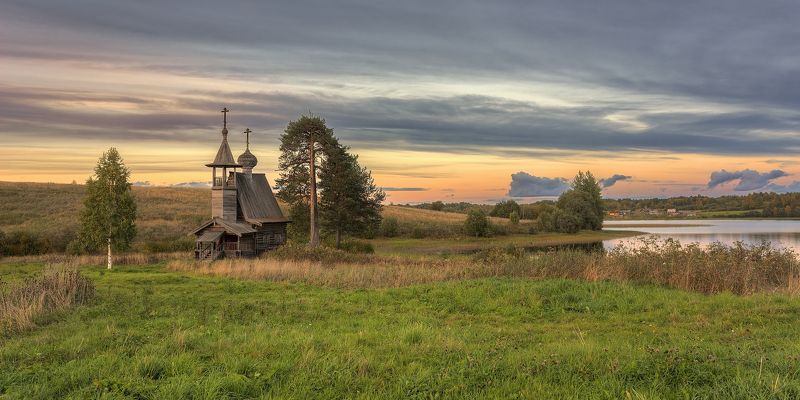 осень, вечер, деревня, церковь, озеро Вечер у озера. фото превью