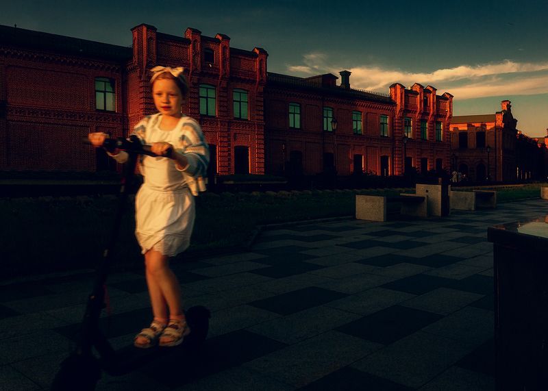 вечер, закат, девочка *** фото превью