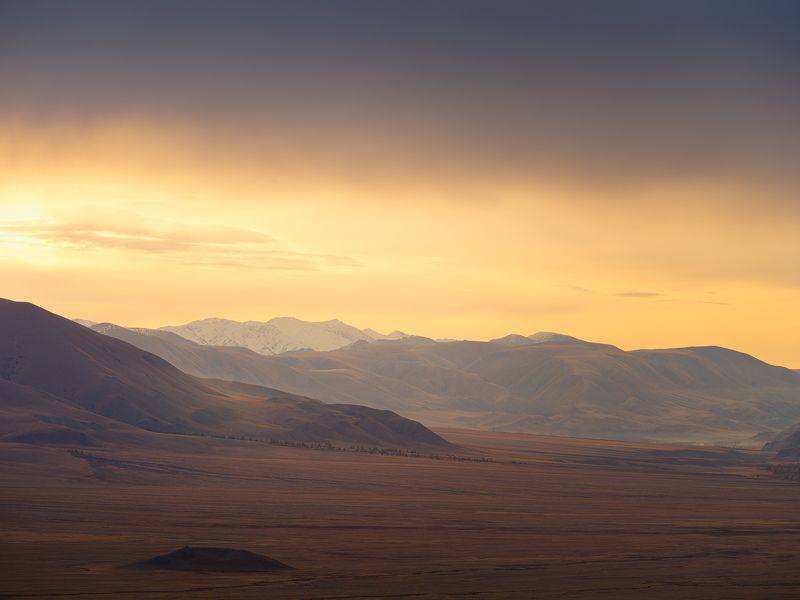 тыва, tuva, горы, солнце, облака, золотая осень, рассвет, путешествие, journey, traveling Зарождение дня. / The birth of the day. фото превью