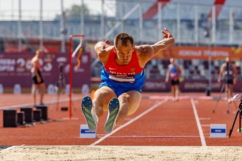 Прыжки в длину, спорт, фото Прыжки в длину фото превью