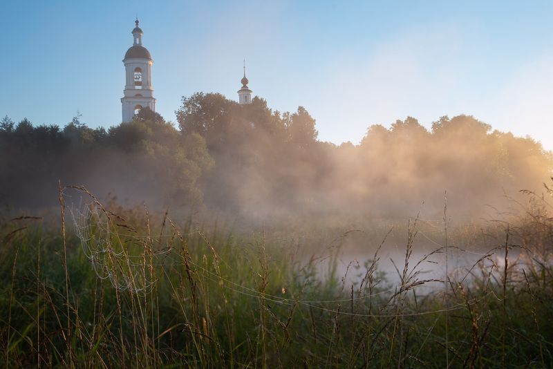 утро, туман, церковь, деревенский пейзаж, шерна Паутинка фото превью