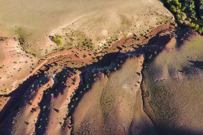 Багровые берега долины Кызылшин… Crimson banks of the Kyzylshin valley… фото превью