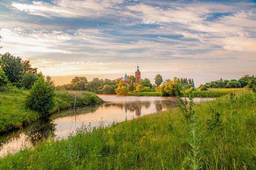 Храм у воды