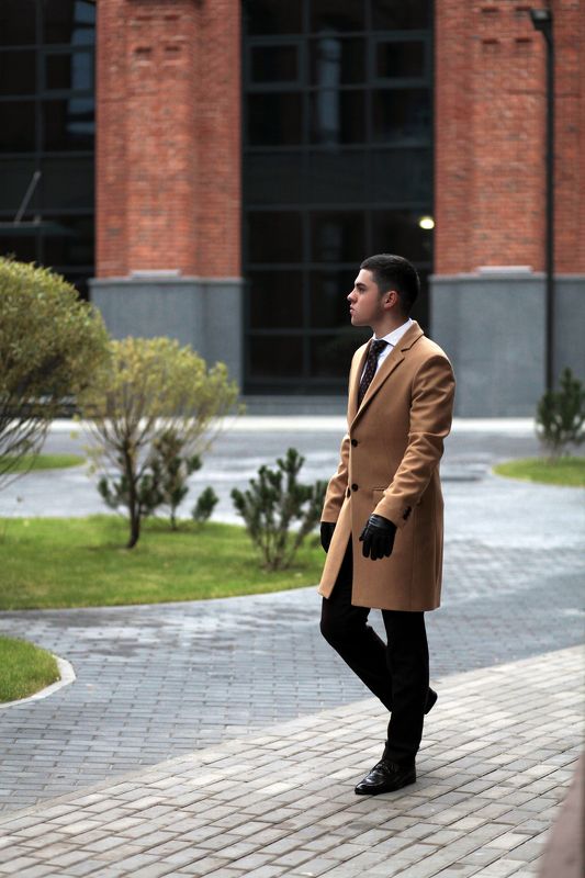 мода, стиль, парень, мужчина, fashion, москва. сити, город, портрет, шарф, стена, сетка, цветы, осень, он, прическа, молодой, студент Прогулка по Арма Заводу фото превью