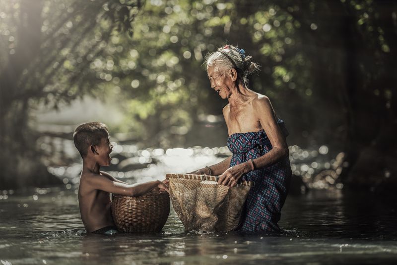 meal; fun; white; sweet; expression; granny; happiness; kids; summer; old; people; grandchildren; caucasian; female; smiling; cute; eat; elderly; aging; cherry; lifestyle; healthy; girl; care; holding; retirement; garden; woman; pensioner; great; senior;  Grandmother with grandchildren фото превью