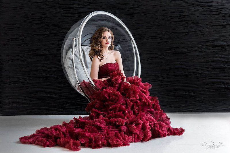 Lady in red фото превью