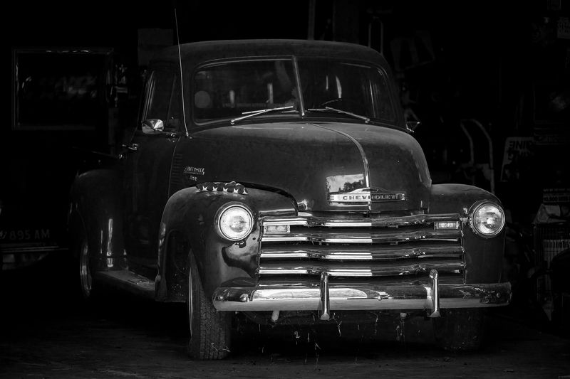 car, old car, Chevy, antique car, lights, dust Old Chevy фото превью