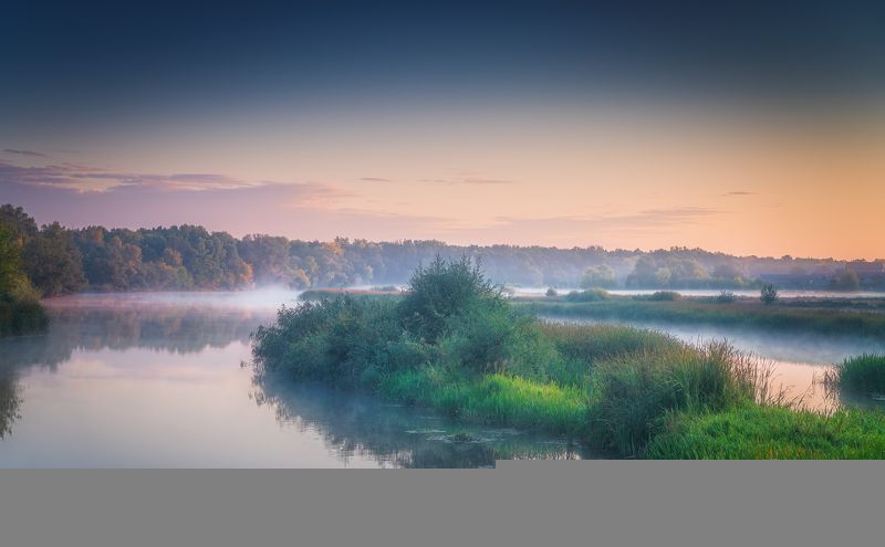 горизонтальный,  нет людей,  фотография,  на улице,  заход солнца,  природа,  море,  живопись - природа,  небо  облако - небо  горизонт над водой  красота в природе,  драматическое небо,  отражение,  спокойствие,  вода, пляж, спокойная сцена, оранжевый , Туманное утро фото превью