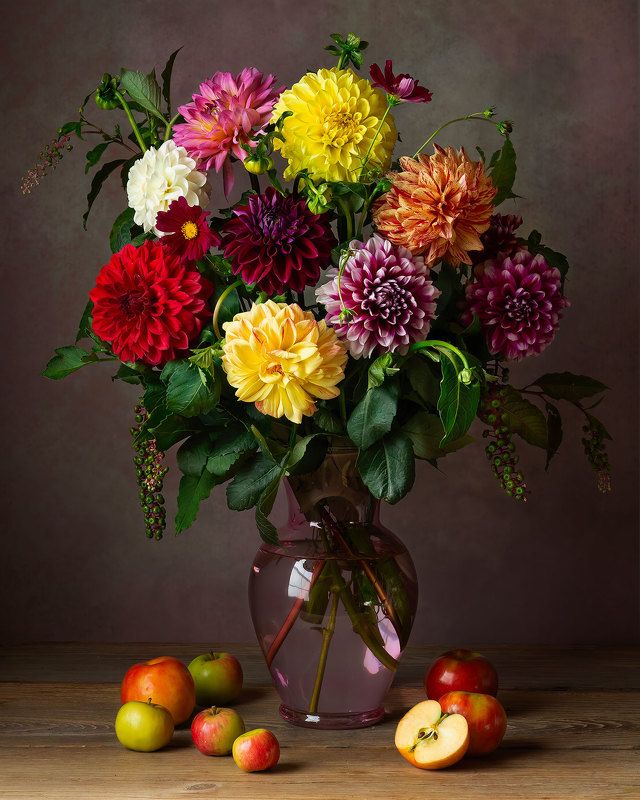 Dahlias and Apples фото превью
