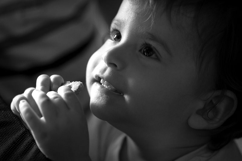 детский портрет - Это мне?! - тебе! - А за что? - Просто так! фото превью