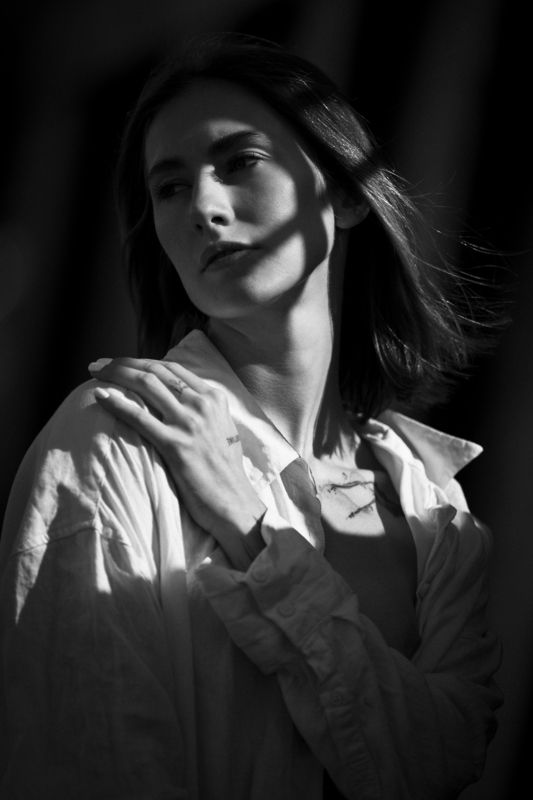 портрет, девушка, чб, тени Настя фото превью