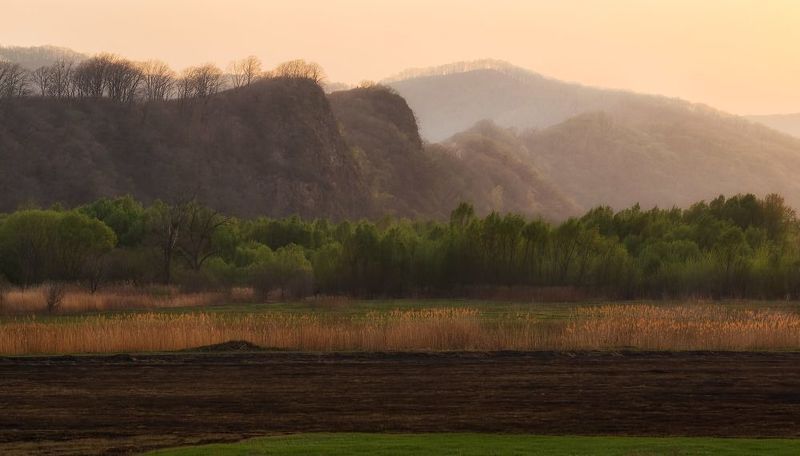 весна, горы, закат, поле, приморье на закате фото превью