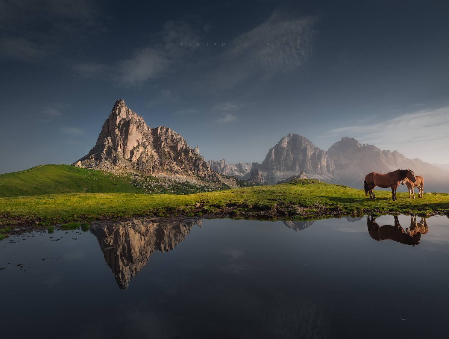dolomiti, dolomites, sunrise, landscape, sky, sun, mountains, clouds, trees, italy, reflections, horses, calm, morning, Kar&aacute;di Zita