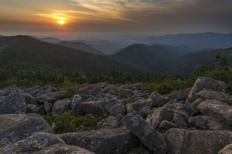 Горы, закат, курумник  фото превью