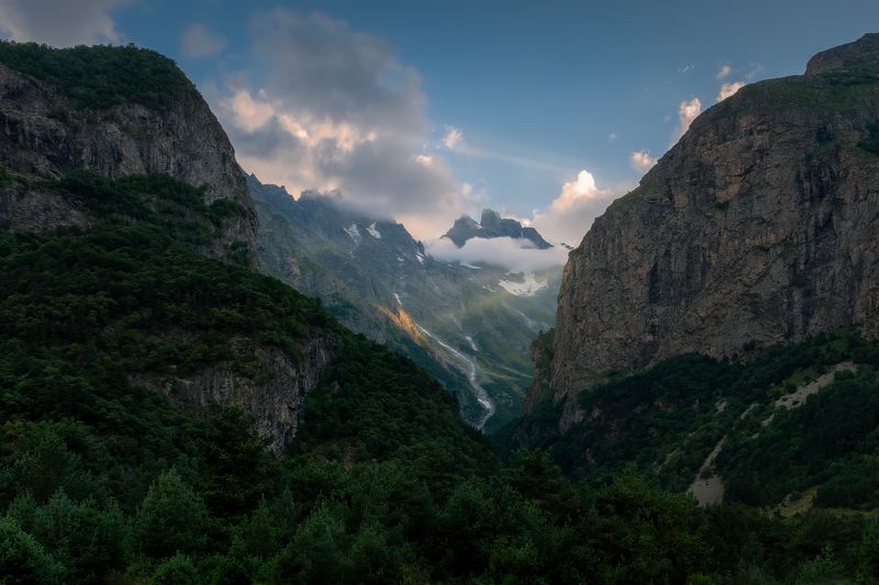 В горах фото превью