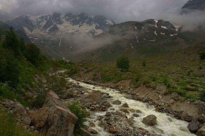 Хмурое утро в Адыр-Су фото превью