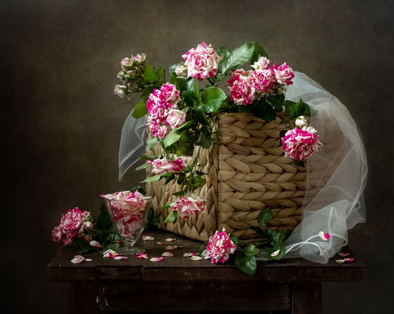 натюрморт, цветы Маленькие розочки фото превью