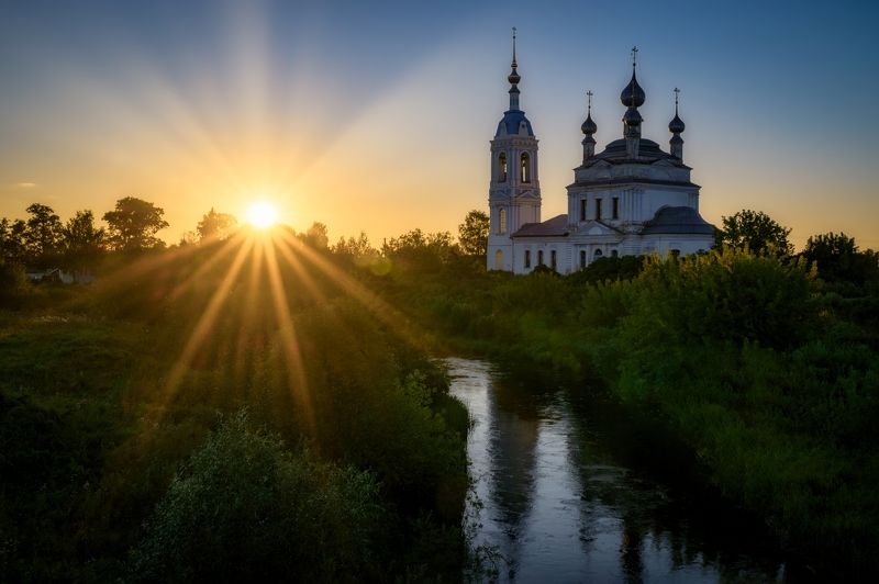 вечер, лето, храм, природа, село, деревня, савинское, церковь, россия, православие, закат, ярославская область Уходящий день фото превью