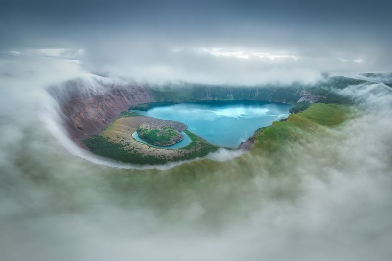 Кальдера вулкана Заварицкого.