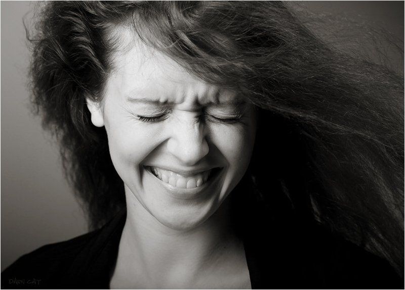 девушка, эмоции, улыбка Ее улыбка фото превью