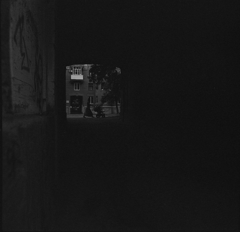 арка, человек  фото превью