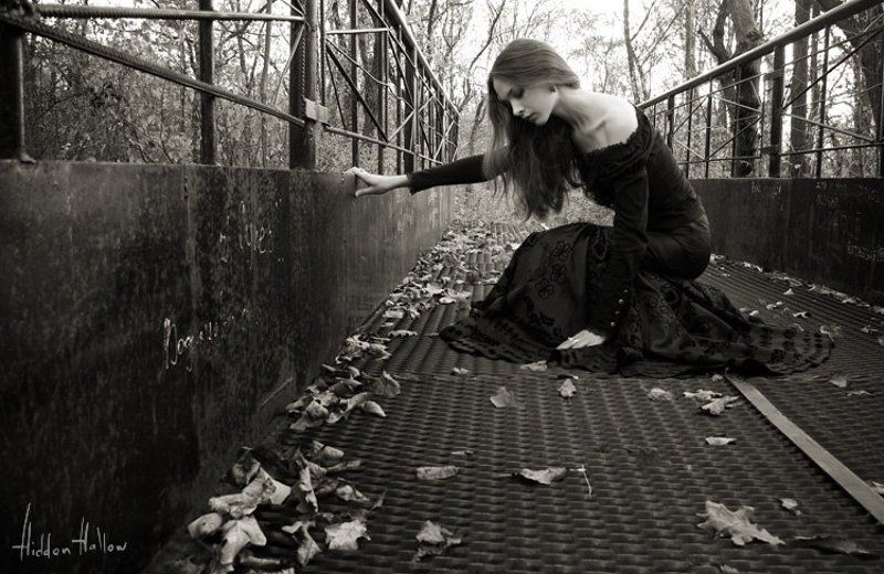 In Mourning фото превью