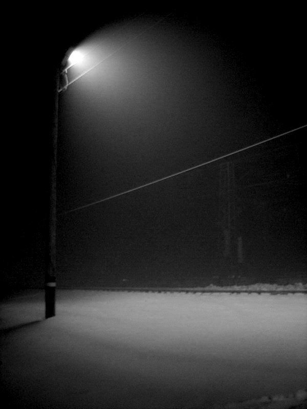 Одинокий фонарь фото превью