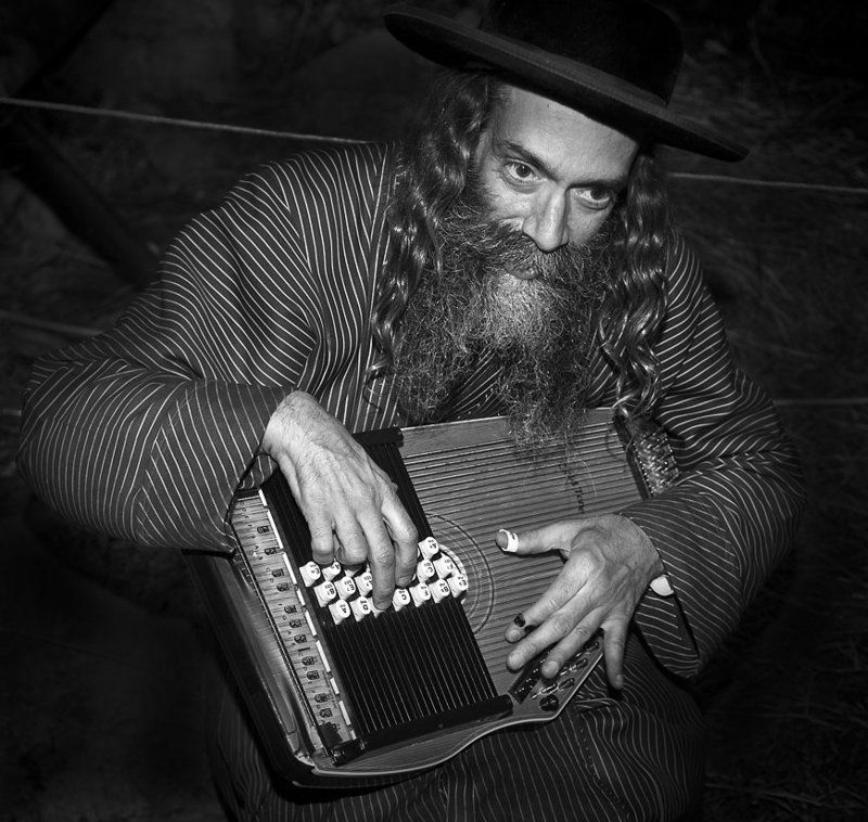 израиль, хасид, гусли, праздник лаг ба омер, ночь Хасид-гусляр фото превью