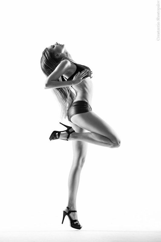 Go-Go dancer фото превью