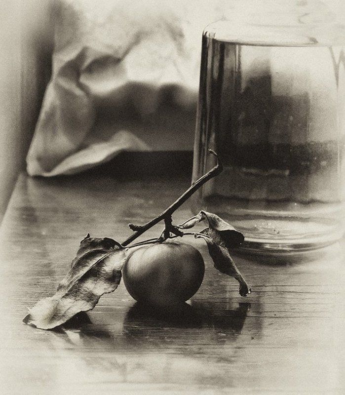 яблоко, свет, натюрморт С яблоком фото превью