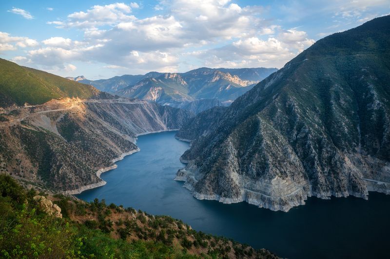 Между гор фото превью