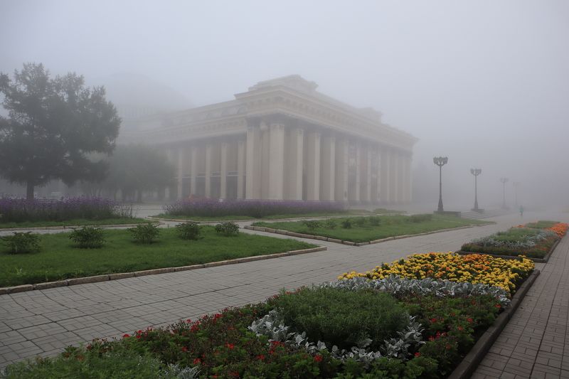 Город в тумане фото превью