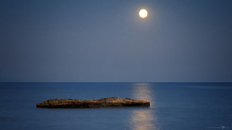 лето природа пейзаж ночь море камень луна Лунный камень фото превью