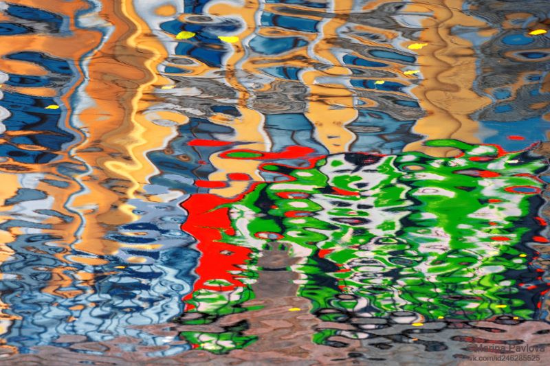 город,cанкт-петербург, канал грибоедова, абстракция, акваабстракция,  акваграфика, отражение на воде, reflections on the water, петербургские акварели, парейдолия Встреча осени с летом. Призрачный мир канала Грибоедова фото превью