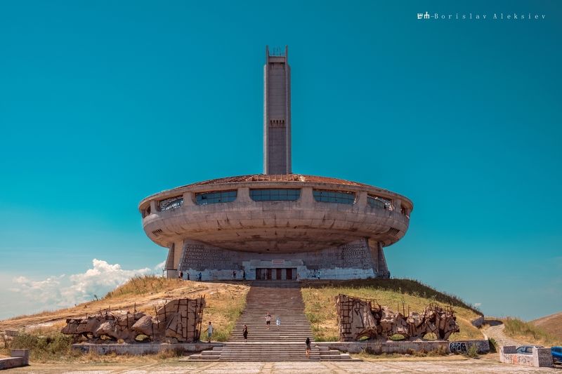 българия,bulgaria,паметник на бузлуджа,buzludzha monument,travel,exterior,light,blue,sky, Паметник на Бузлуджа - Buzludzha monument фото превью