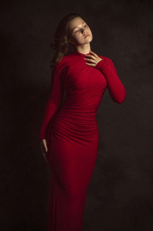 Girl in red фото превью